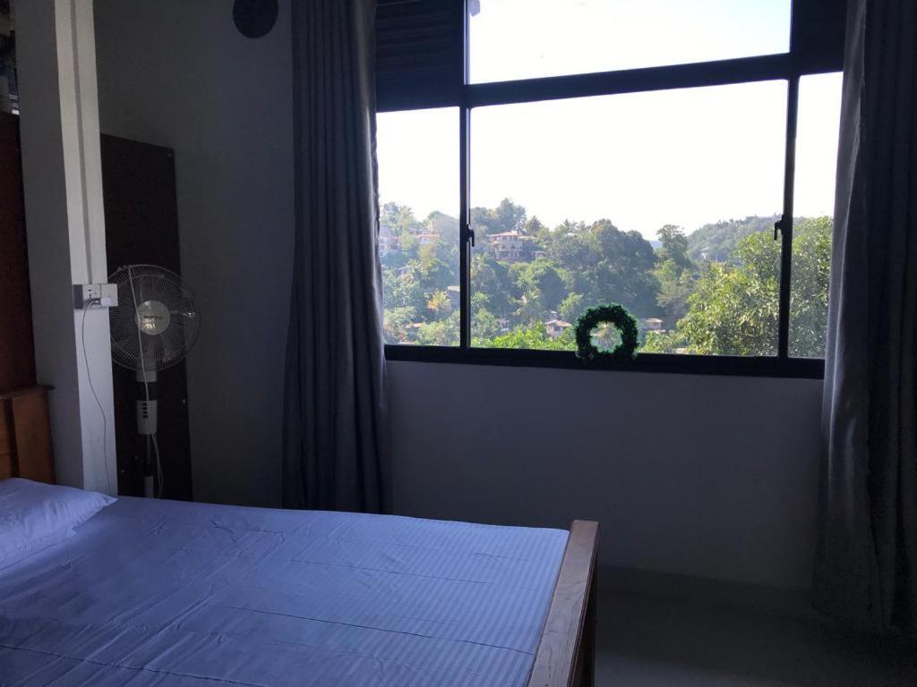 S V Homestay كاندي المظهر الخارجي الصورة